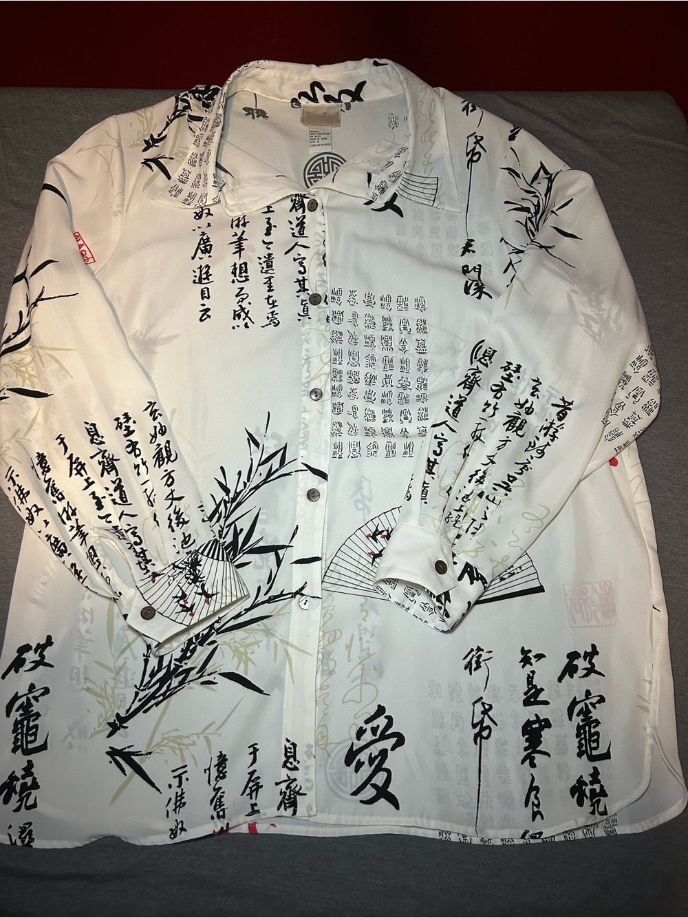 Yi Lin Womens White Mandarin-Inspired Button Down Shirt with Script Print